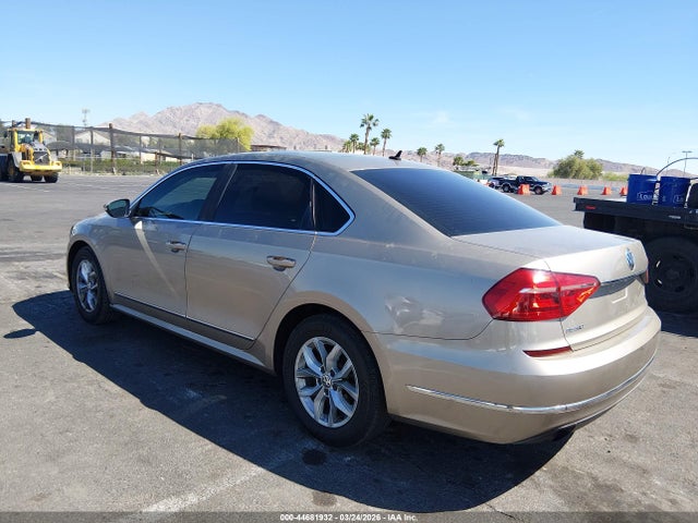 Volkswagen Passat 1.8t S