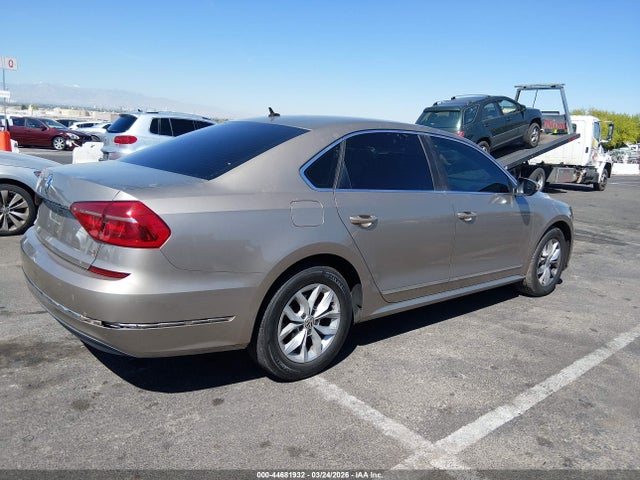 Volkswagen Passat 1.8t S