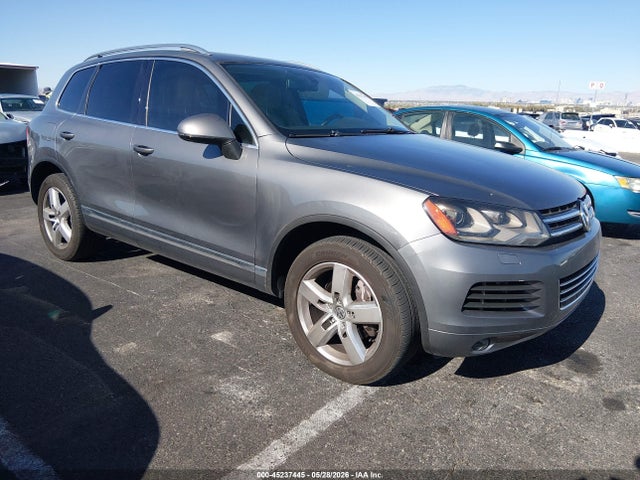 Salvage Volkswagen Touareg Image