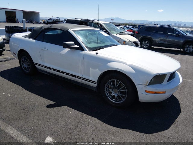 Salvage Ford Mustang Image