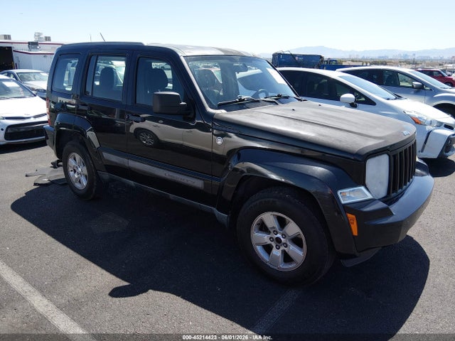 Salvage Jeep Liberty Image