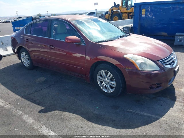 Salvage Nissan Altima Image