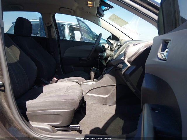 Chevrolet Sonic Lt Auto