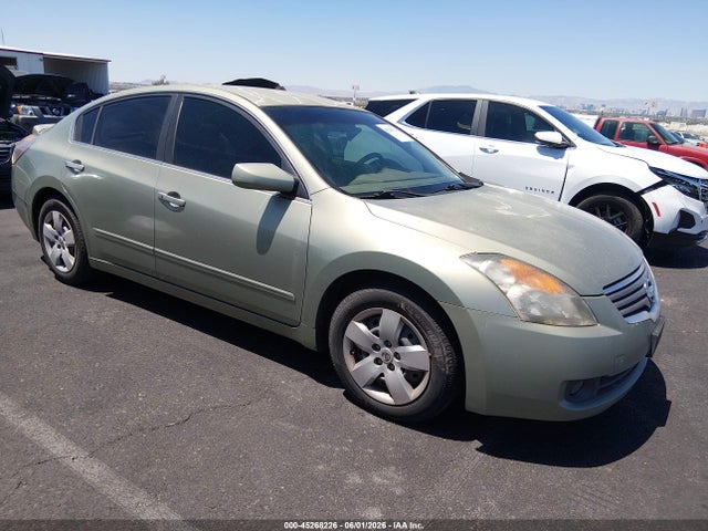 Salvage Nissan Altima Image