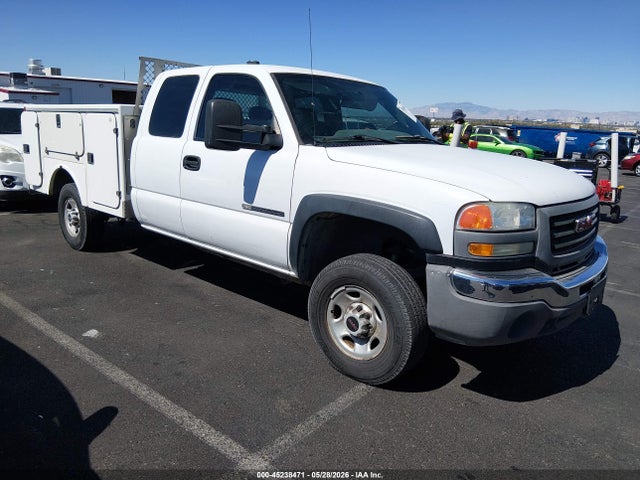 Salvage GMC Sierra 2500 Image