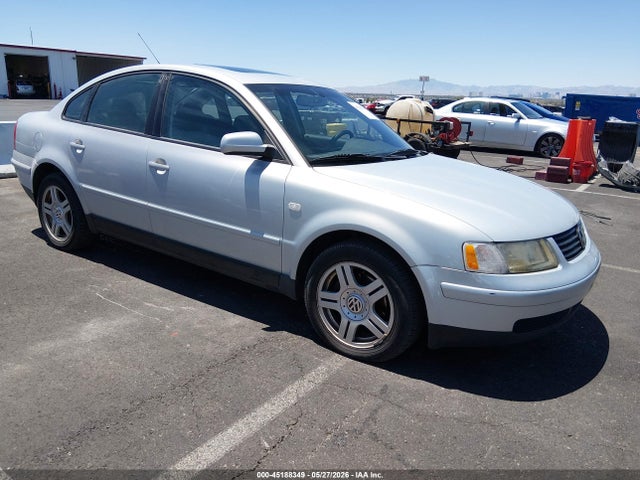 Salvage Volkswagen Passat Image