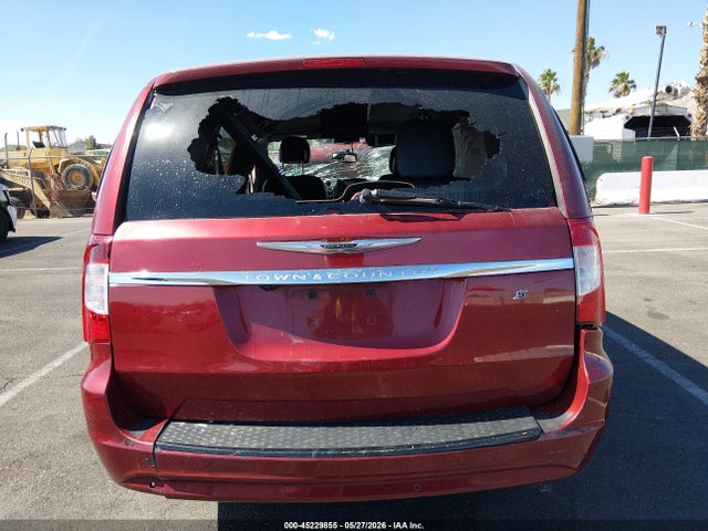 Chrysler Town & Country S