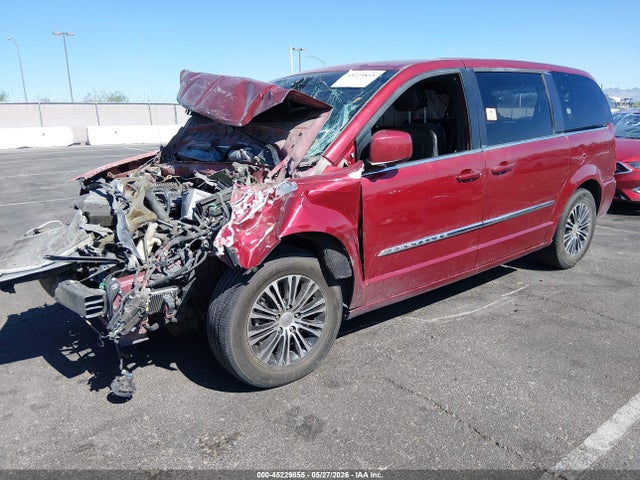 Chrysler Town & Country S