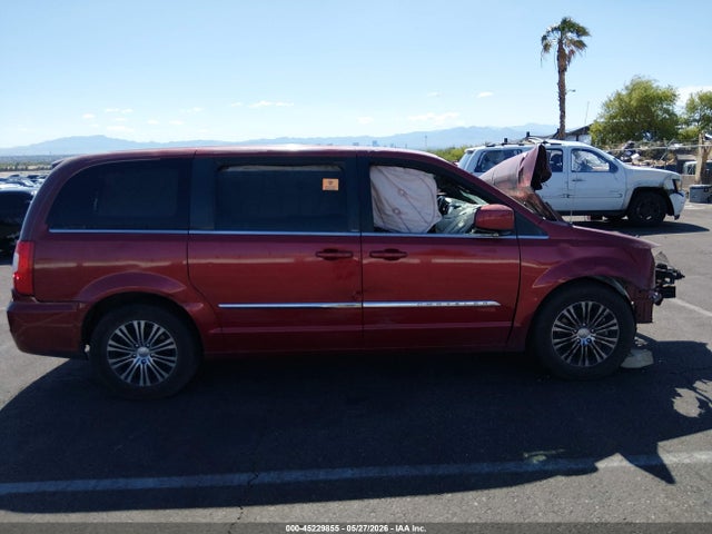 Chrysler Town & Country S