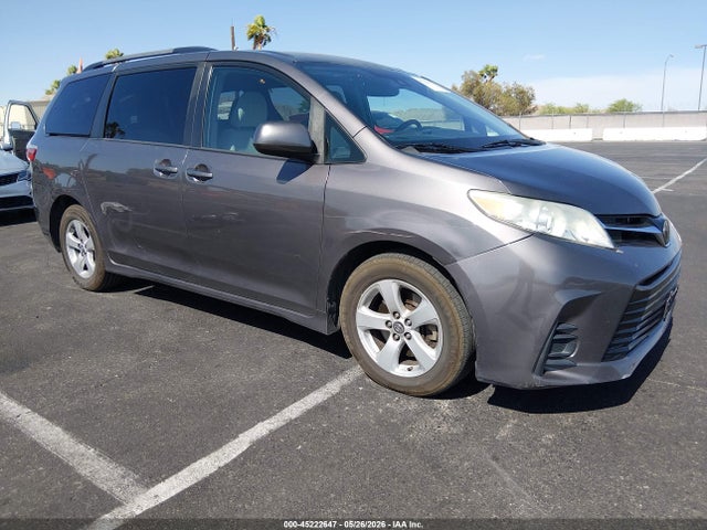 Salvage Toyota Sienna Image
