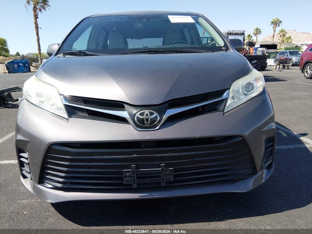 Toyota Sienna Le 8 Passenger