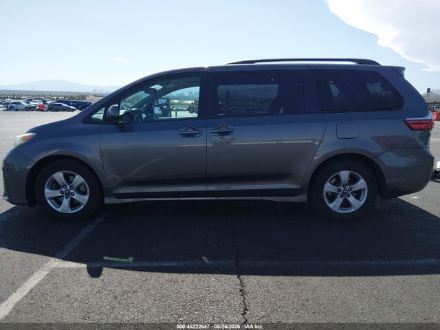 Toyota Sienna Le 8 Passenger