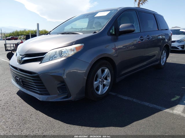Toyota Sienna Le 8 Passenger