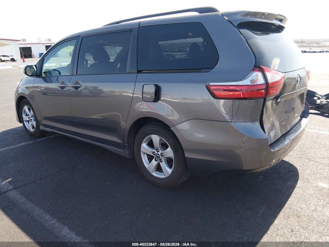 Toyota Sienna Le 8 Passenger