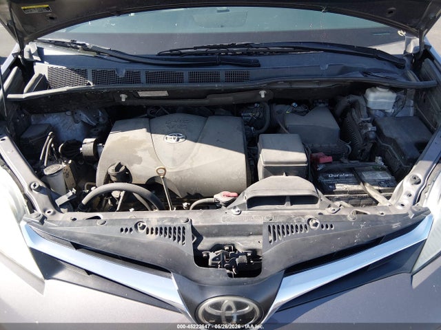 Toyota Sienna Le 8 Passenger