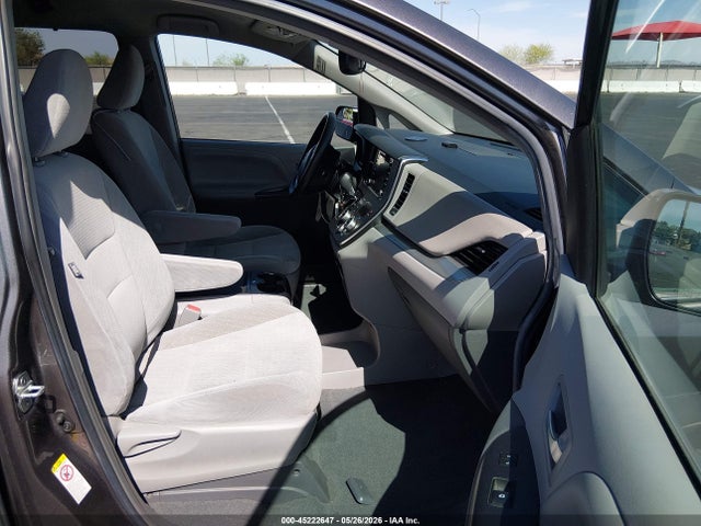 Toyota Sienna Le 8 Passenger