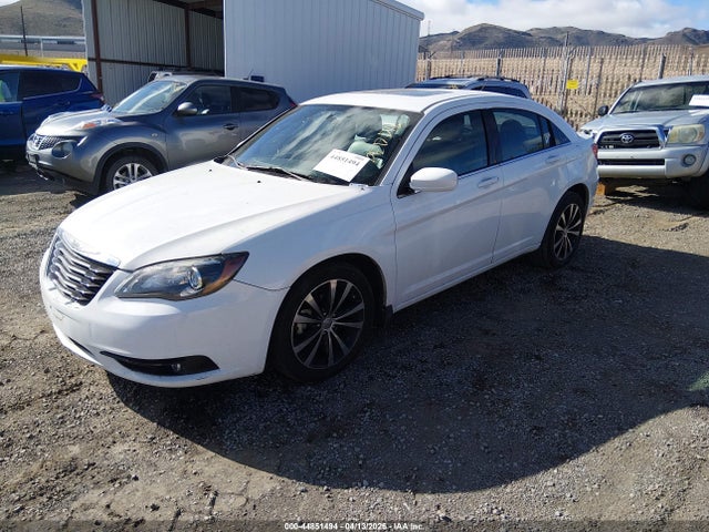 Chrysler 200 S