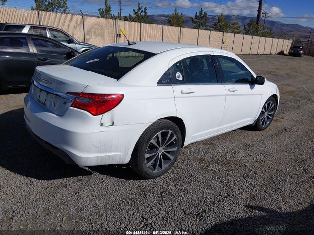 Chrysler 200 S