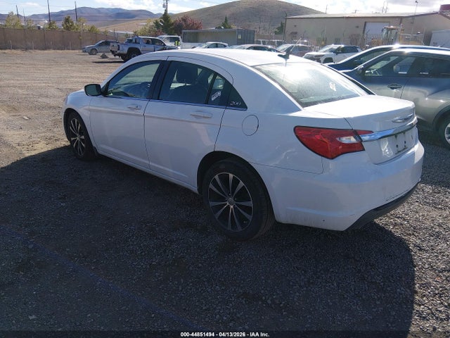 Chrysler 200 S