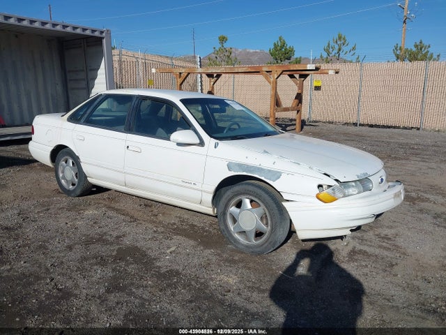Salvage Ford Taurus Image