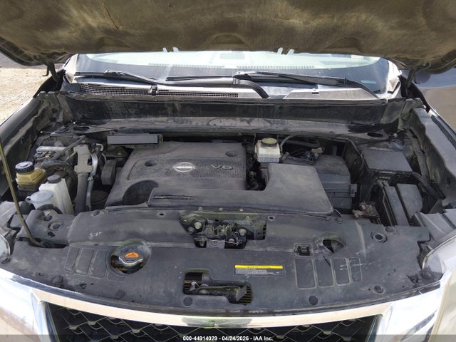 Nissan Pathfinder Sv