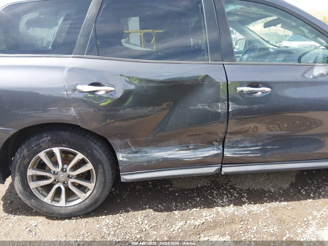 Nissan Pathfinder Sv