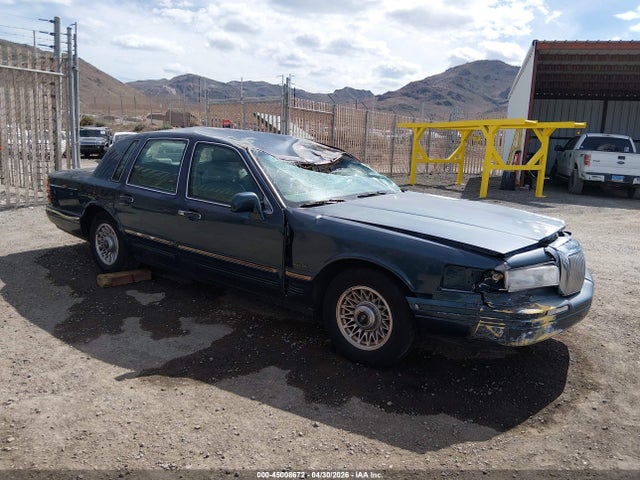 Salvage Lincoln Towncar Image