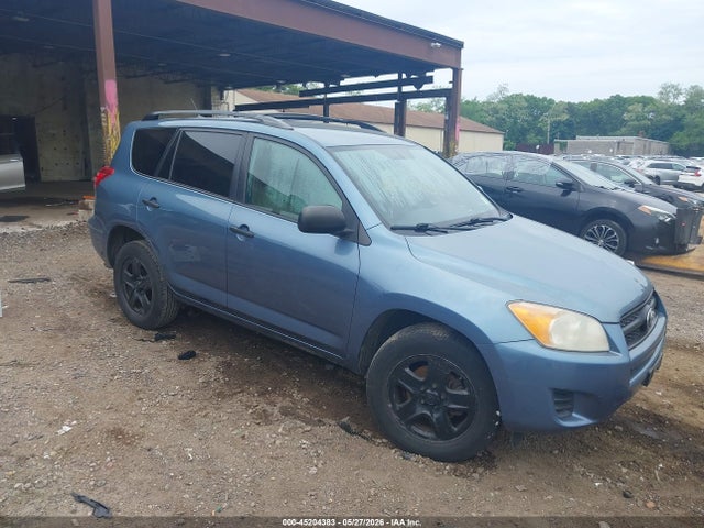 Salvage Toyota RAV4 Image