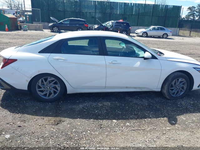 Hyundai ELANTRA Sel