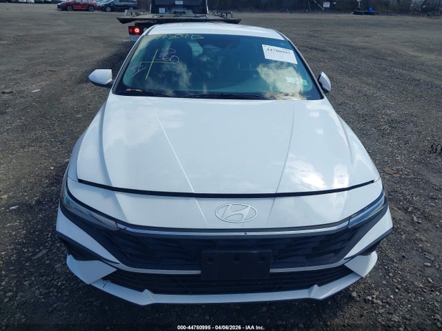 Hyundai ELANTRA Sel