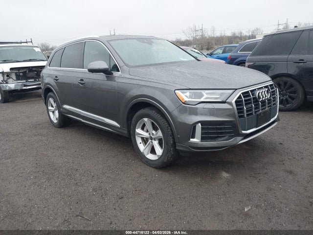 Salvage Audi Q7 Image