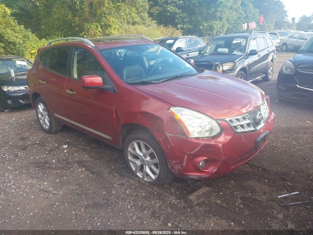 Salvage Nissan Rogue Image
