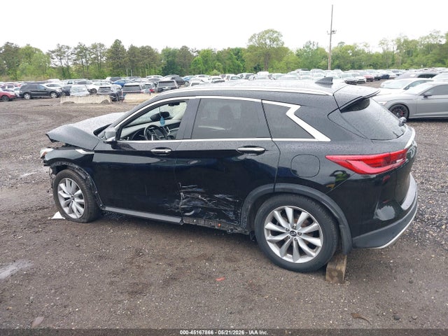 INFINITI Qx Essential