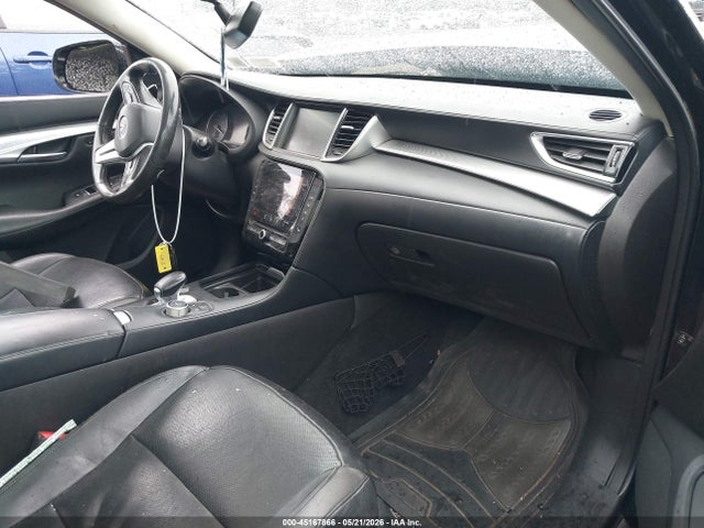 INFINITI Qx Essential