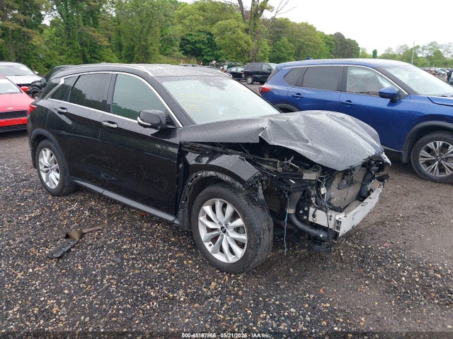 Salvage INFINITI Qx Image