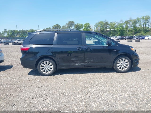Toyota Sienna Le 7 Passenger