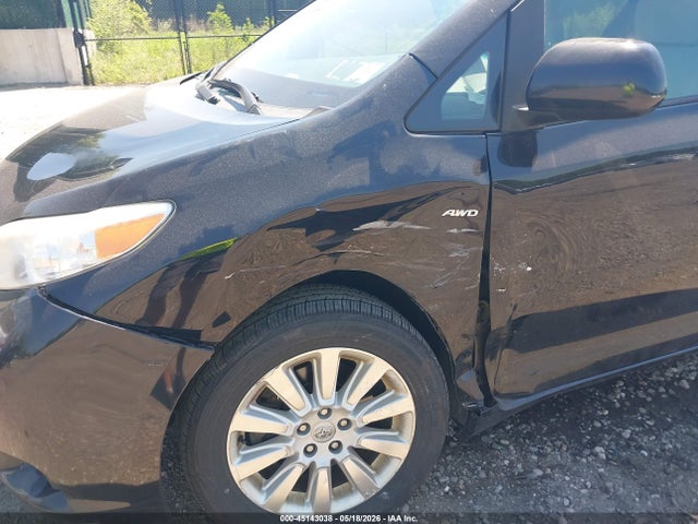 Toyota Sienna Le 7 Passenger