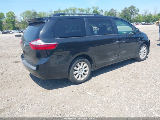 Toyota Sienna Le 7 Passenger