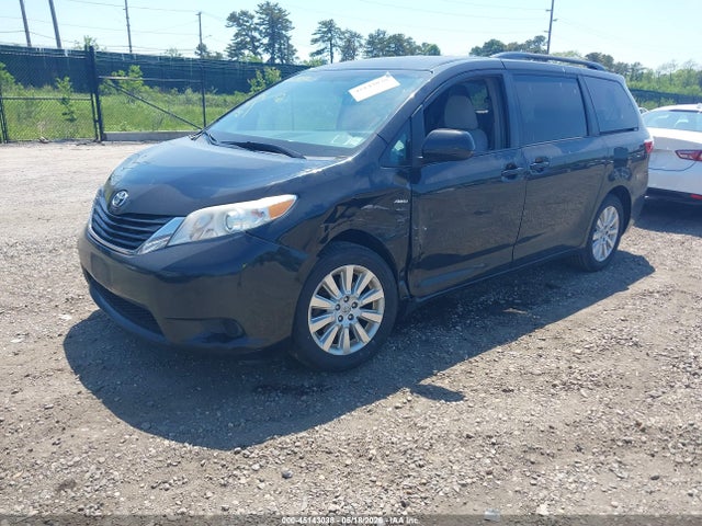 Toyota Sienna Le 7 Passenger