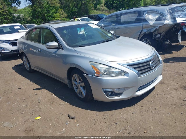 Salvage Nissan Altima Image