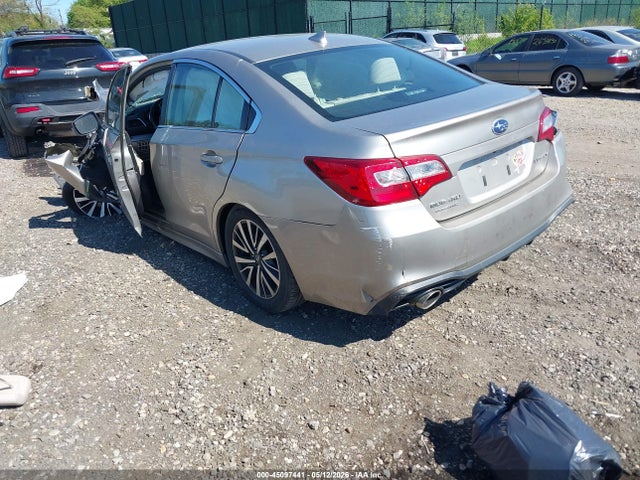 Subaru Legacy 2.5i Premium