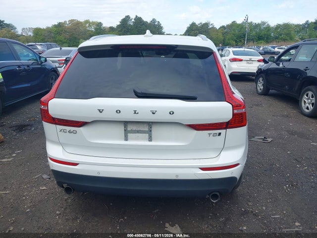 Volvo XC60 T5 Momentum