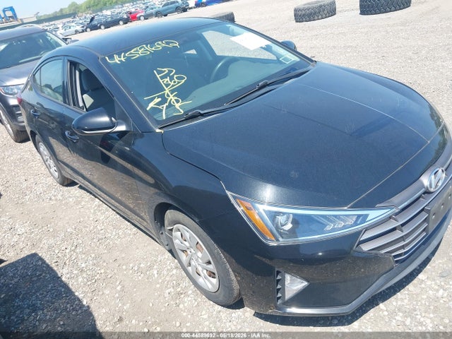 Salvage Hyundai ELANTRA Image
