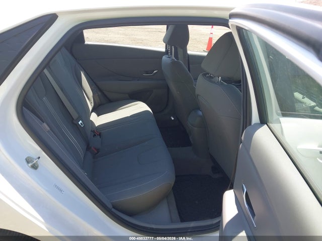 Hyundai ELANTRA Sel