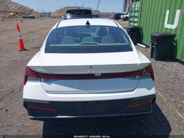 Hyundai ELANTRA Sel