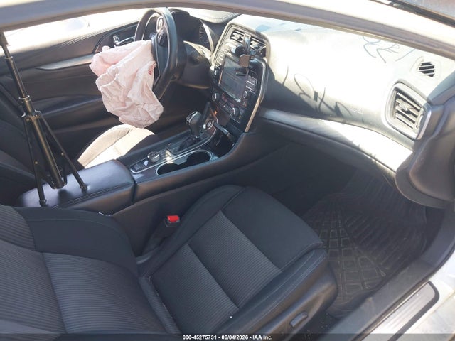 Nissan Maxima
