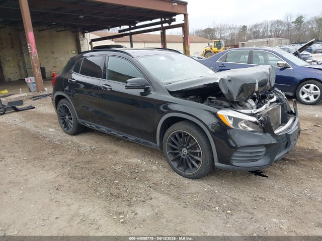 Salvage Mercedes-Benz GLA Image