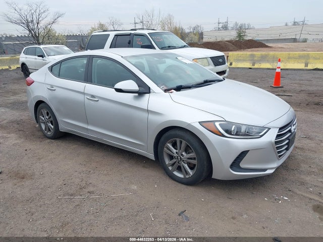 Salvage Hyundai ELANTRA Image