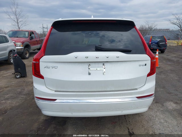 Volvo XC90 B6 Plus Bright Theme 6-seater