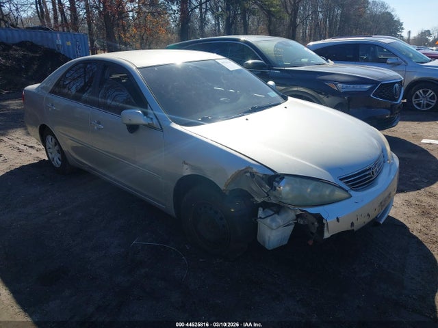 Salvage Toyota Camry Image